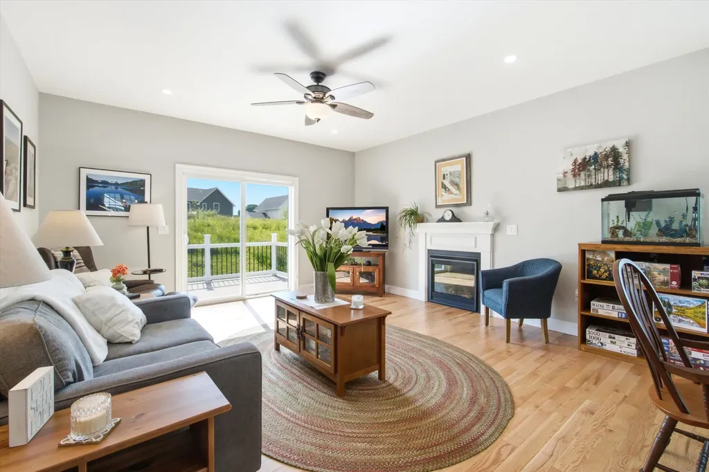 28 Luna Circle Somersworth NH 03878