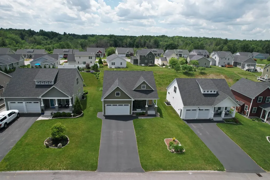 28 Luna Circle Somersworth NH 03878