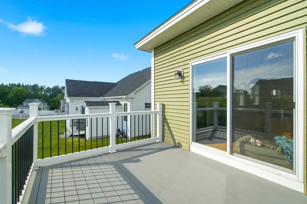 28 Luna Circle Somersworth NH 03878