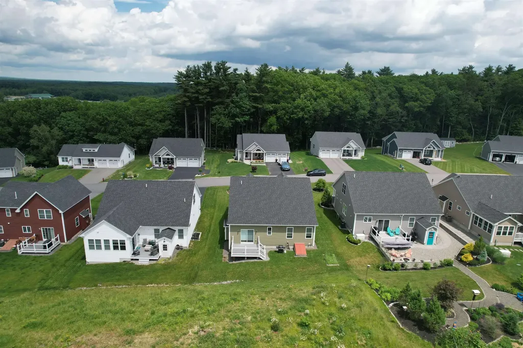 28 Luna Circle Somersworth NH 03878