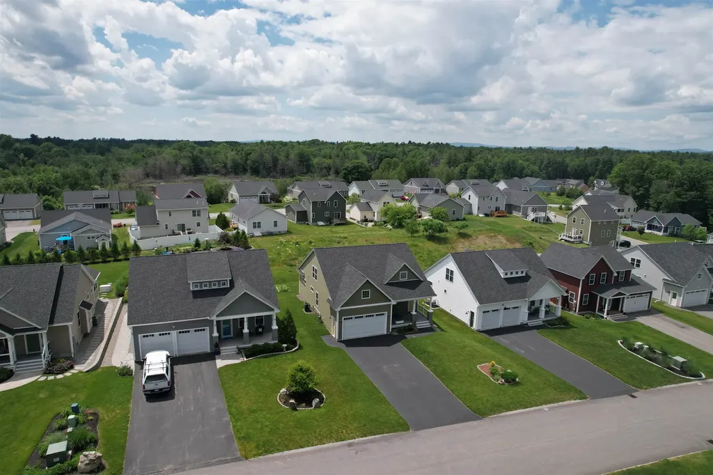 28 Luna Circle Somersworth NH 03878