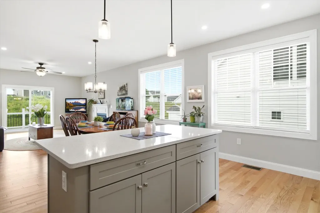 28 Luna Circle Somersworth NH 03878