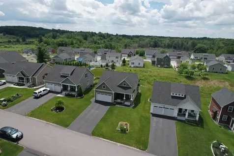 28 Luna Circle Somersworth NH 03878