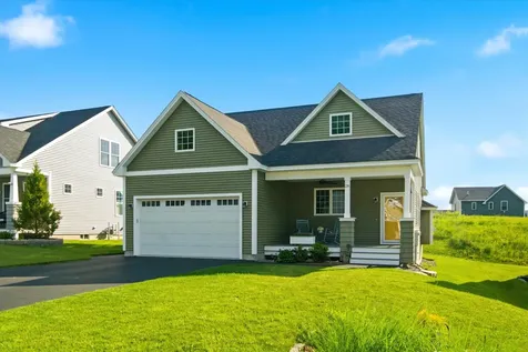 28 Luna Circle Somersworth NH 03878