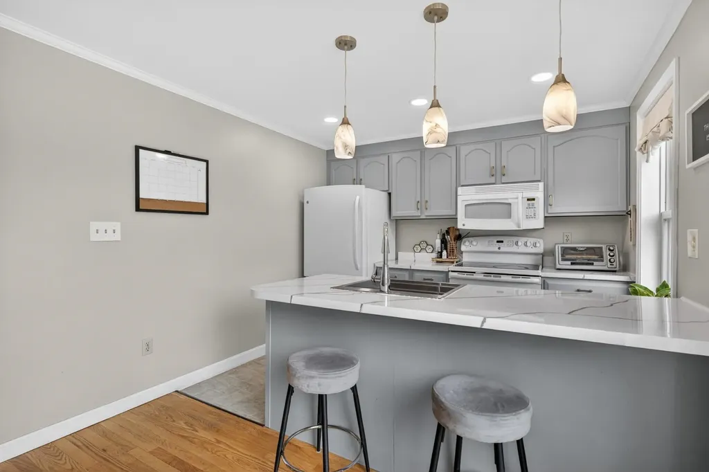 411 Ledgeview Drive Rochester NH 03839