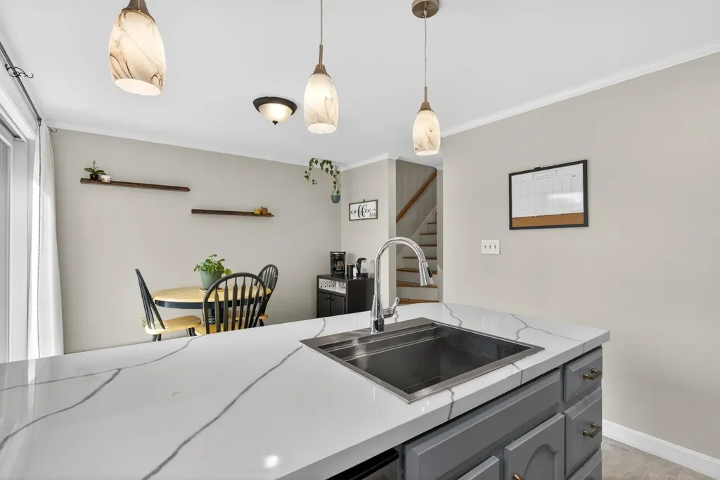 411 Ledgeview Drive Rochester NH 03839