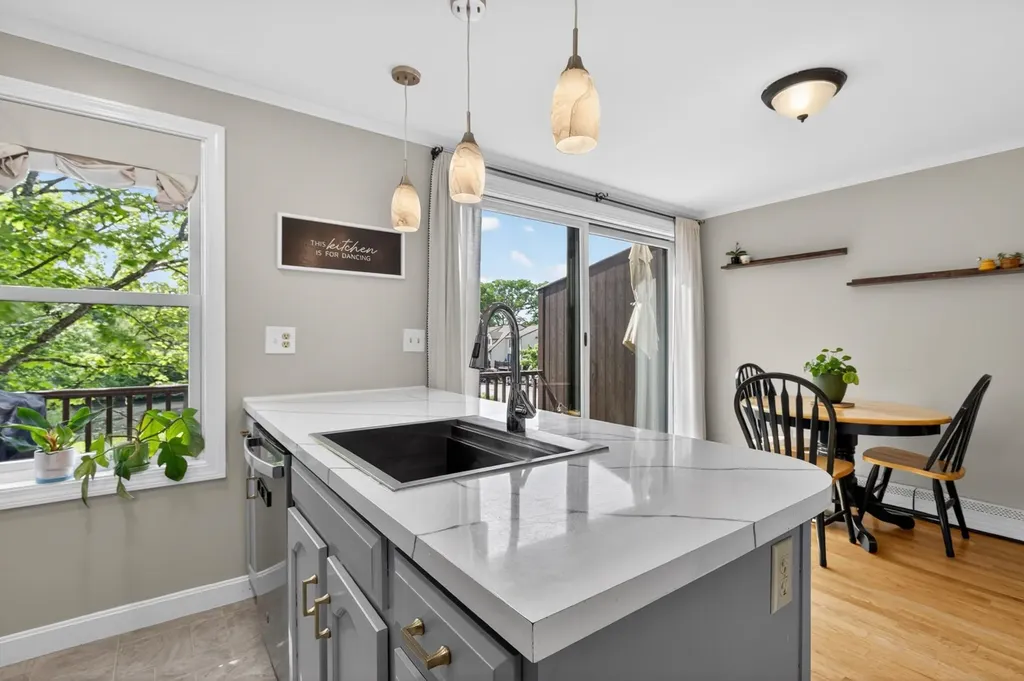 411 Ledgeview Drive Rochester NH 03839