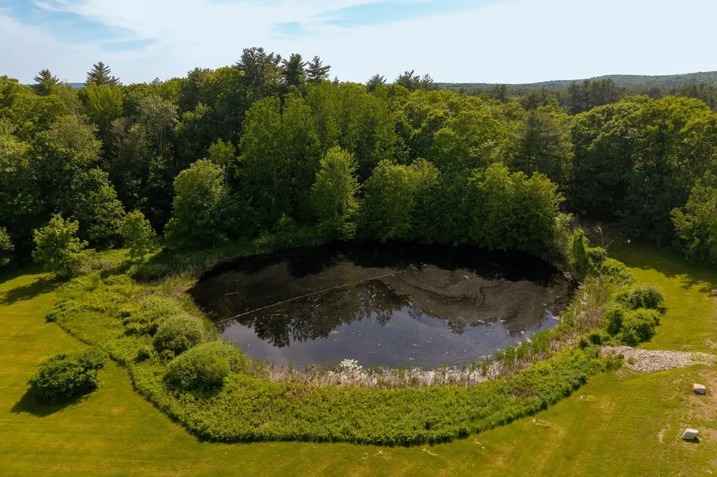 411 Ledgeview Drive Rochester NH 03839