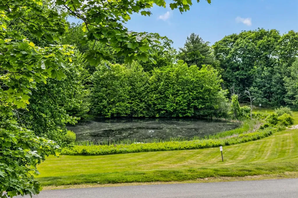 411 Ledgeview Drive Rochester NH 03839