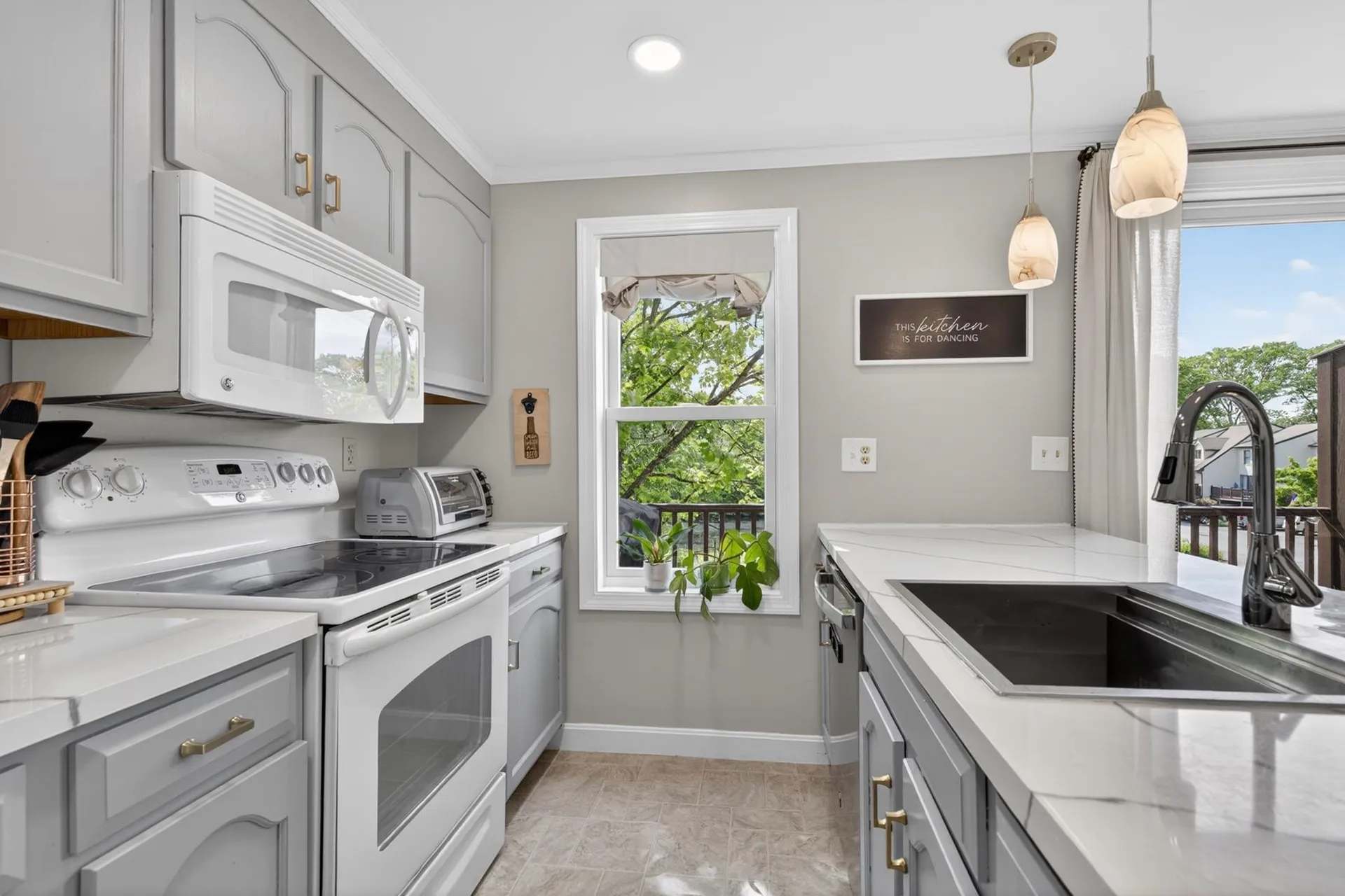 411 Ledgeview Drive Rochester NH 03839