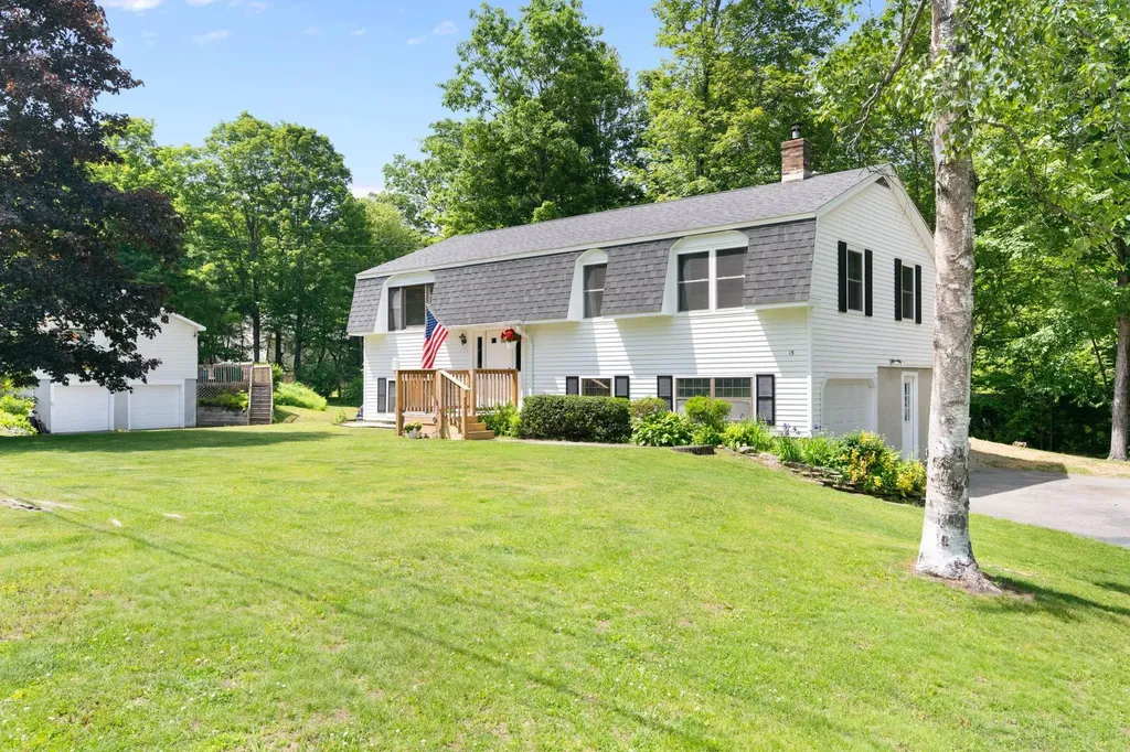 15 Lawton Drive Brattleboro VT 05301