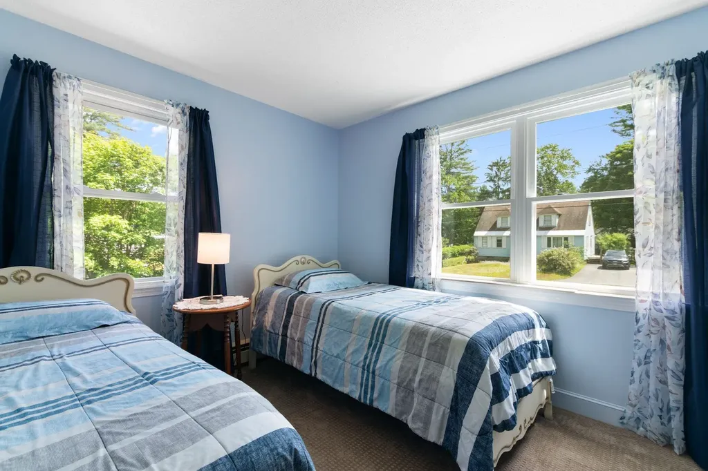 15 Lawton Drive Brattleboro VT 05301