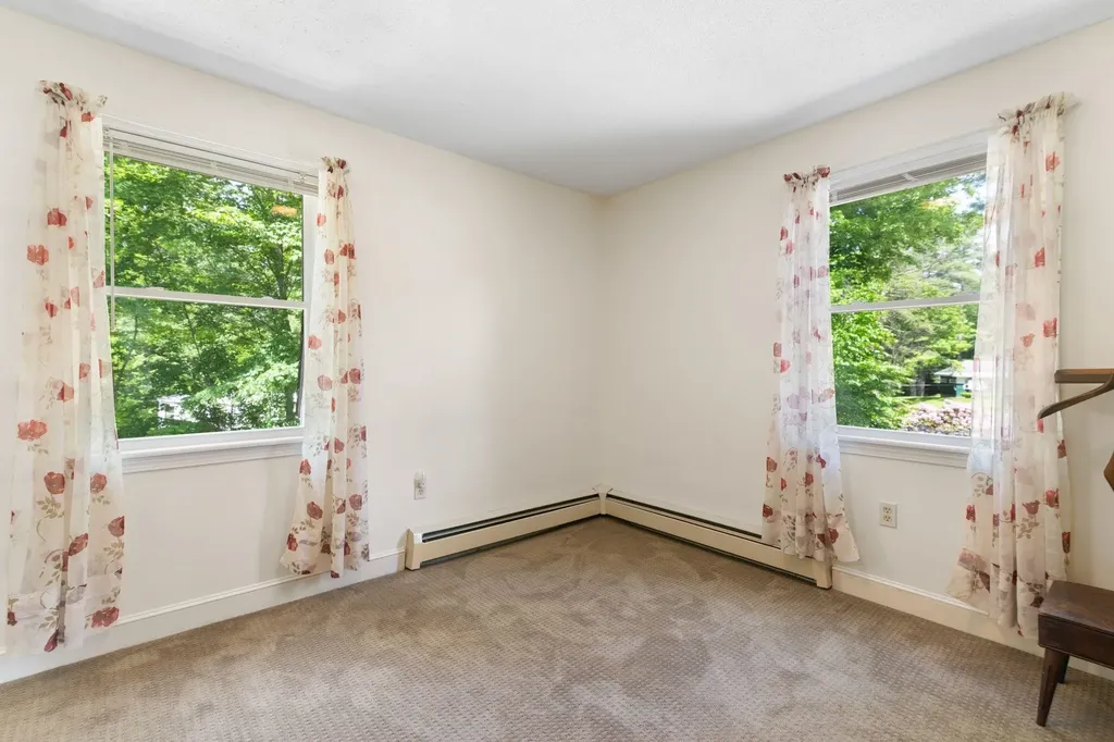 15 Lawton Drive Brattleboro VT 05301