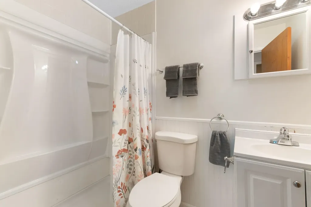 15 Lawton Drive Brattleboro VT 05301