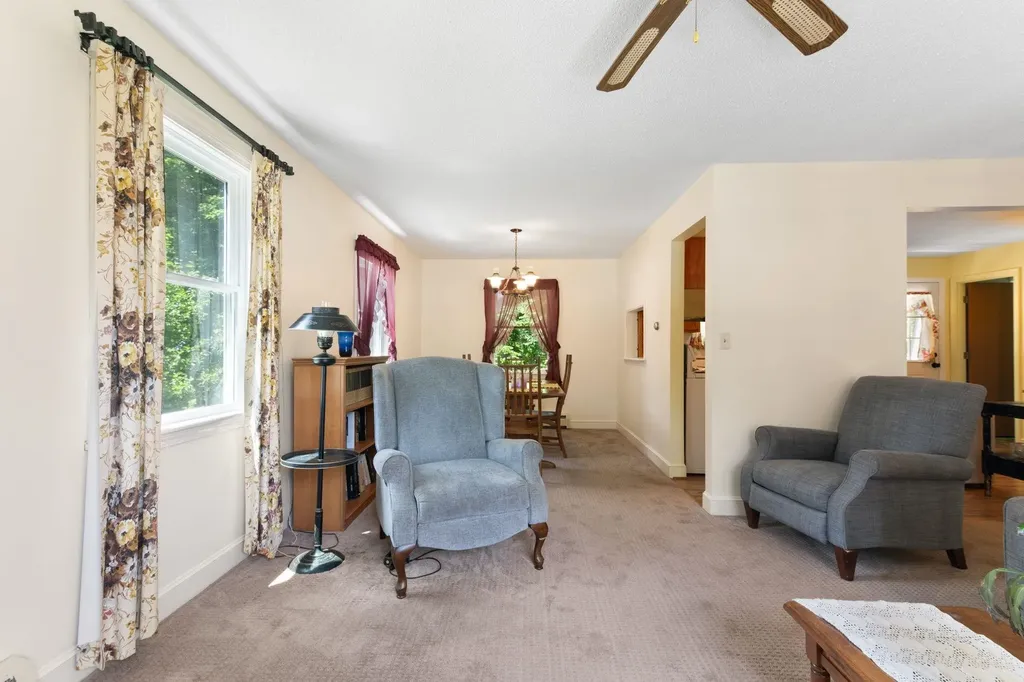 15 Lawton Drive Brattleboro VT 05301