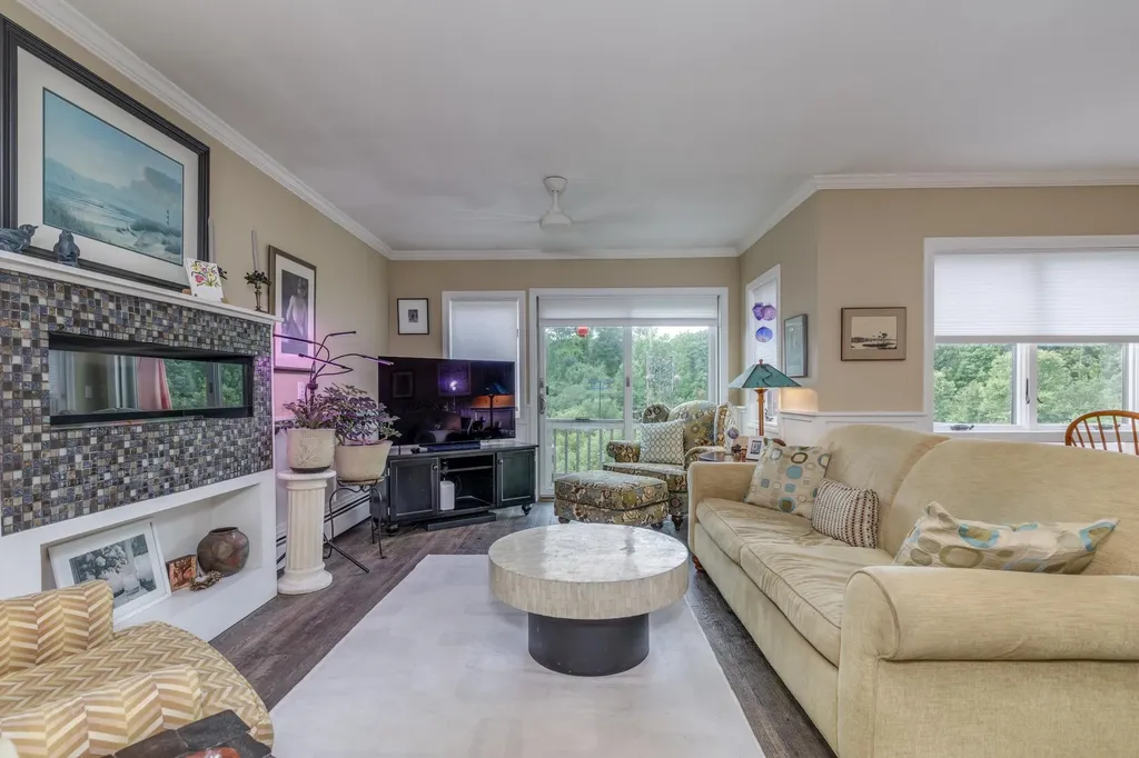 388 Western Avenue Henniker NH 03242