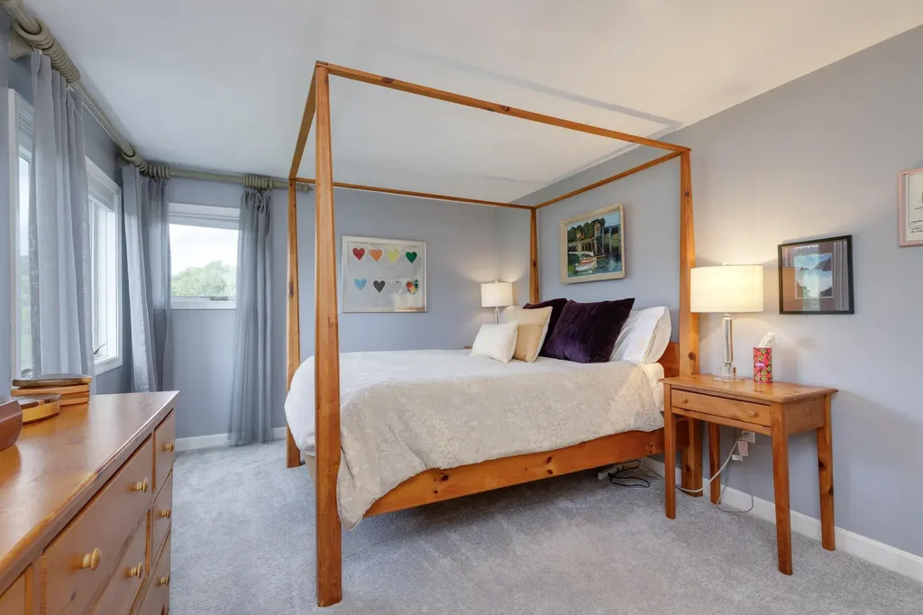 388 Western Avenue Henniker NH 03242