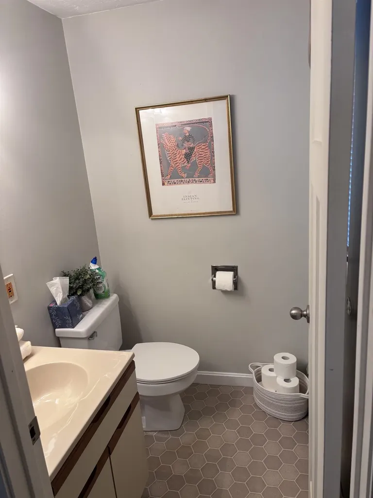 102 Seabury Hampton NH 03842