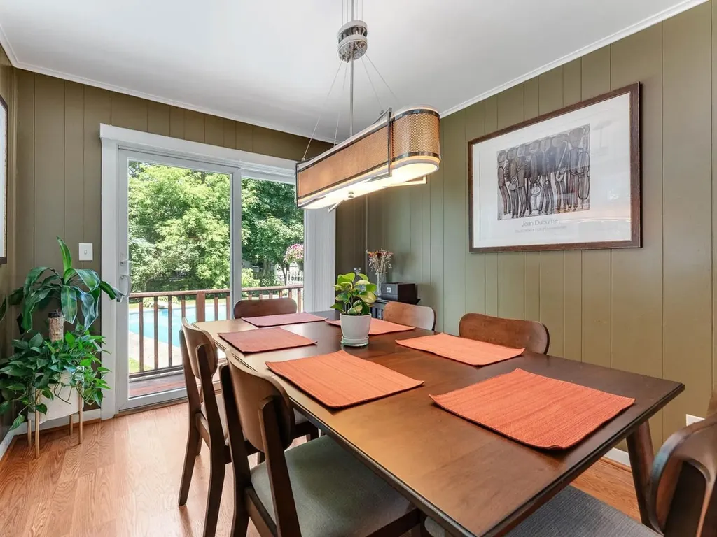 156 Woodlawn Road Burlington VT 05408