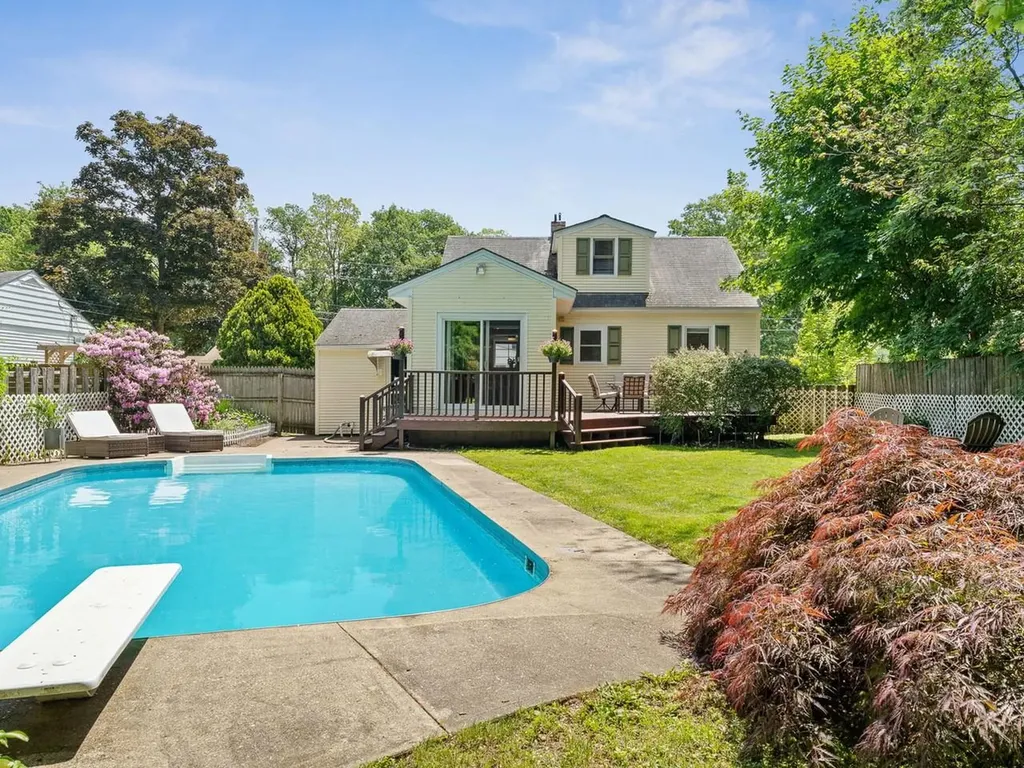 156 Woodlawn Road Burlington VT 05408