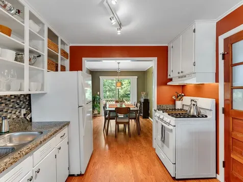 156 Woodlawn Road Burlington VT 05408