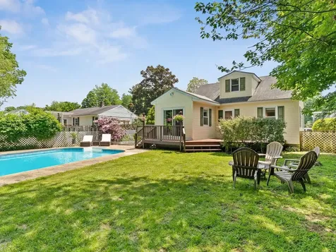156 Woodlawn Road Burlington VT 05408