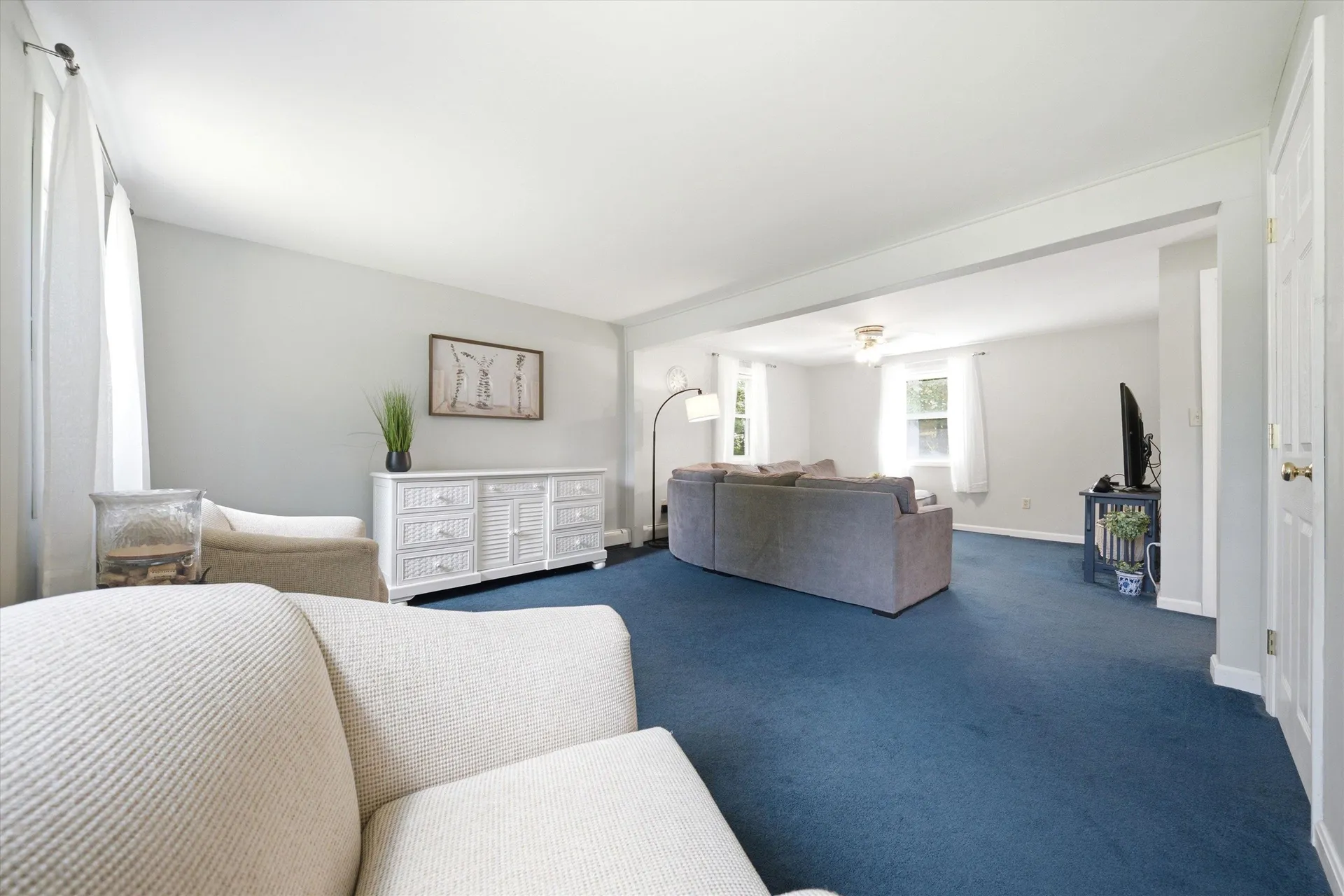 8 Oriole Lane Londonderry NH 03053