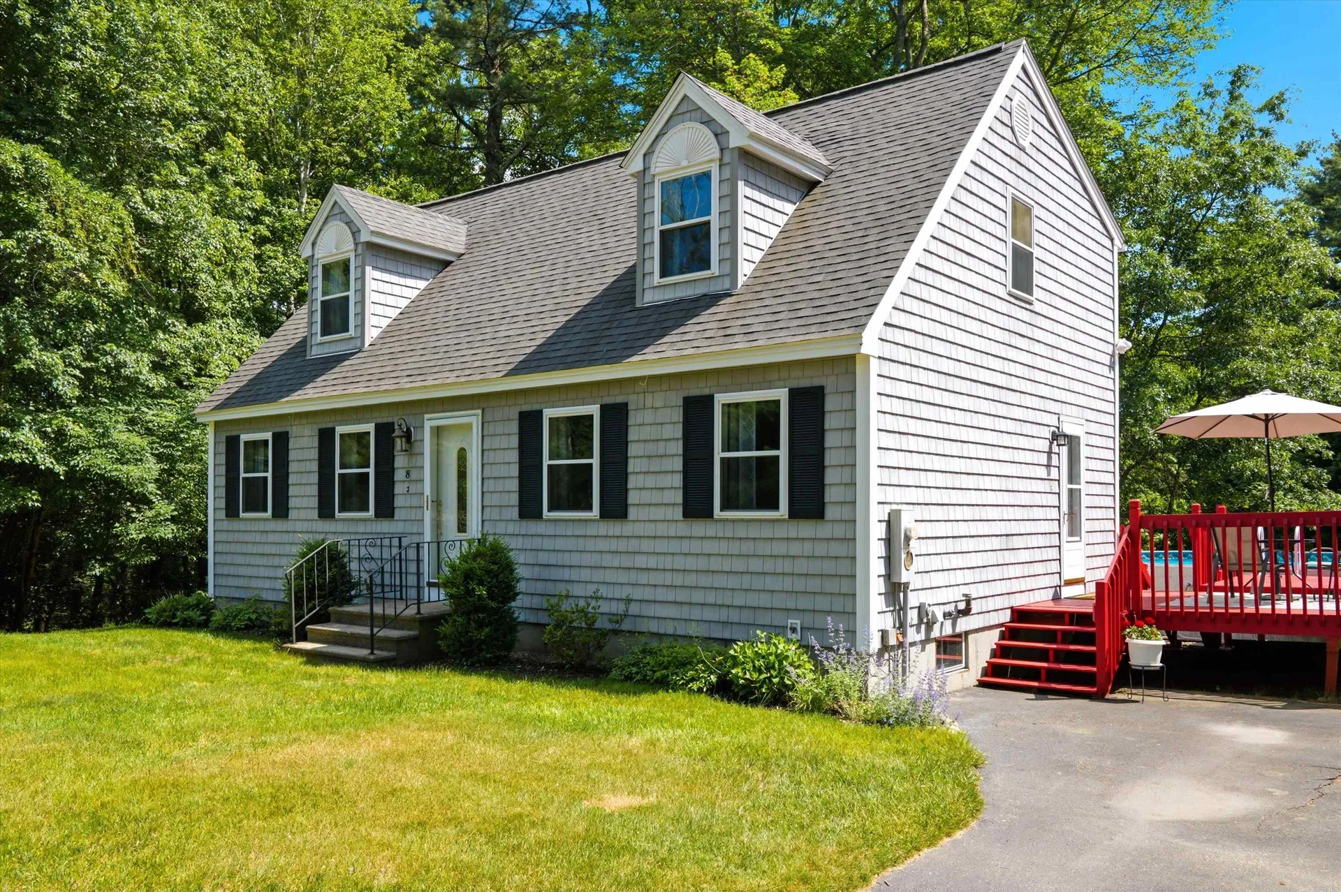 8 Oriole Lane Londonderry NH 03053