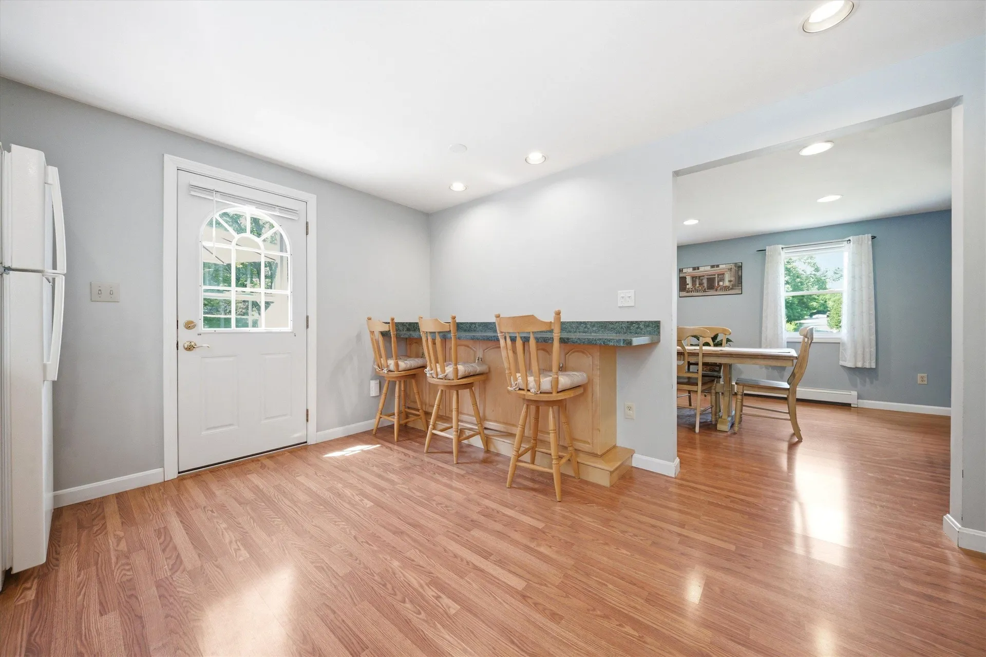 8 Oriole Lane Londonderry NH 03053