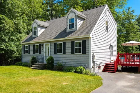 8 Oriole Lane Londonderry NH 03053