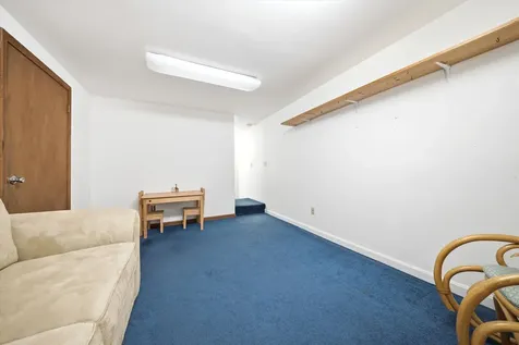 8 Oriole Lane Londonderry NH 03053