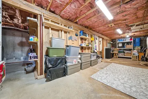 8 Oriole Lane Londonderry NH 03053