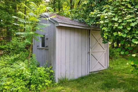 8 Oriole Lane Londonderry NH 03053