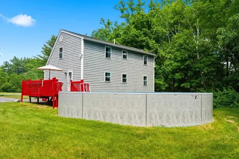 8 Oriole Lane Londonderry NH 03053