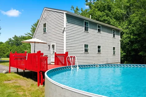 8 Oriole Lane Londonderry NH 03053