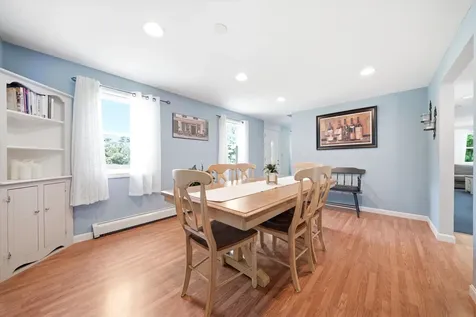 8 Oriole Lane Londonderry NH 03053