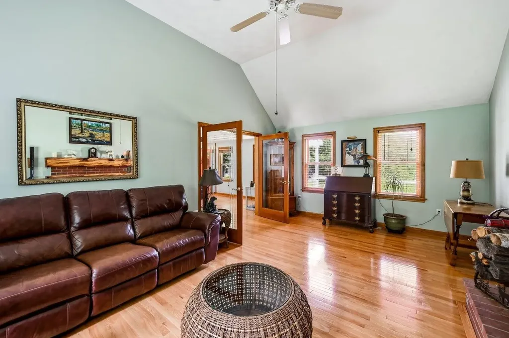85 Karlin Road Fremont NH 03044