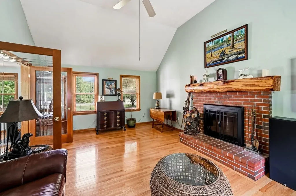85 Karlin Road Fremont NH 03044