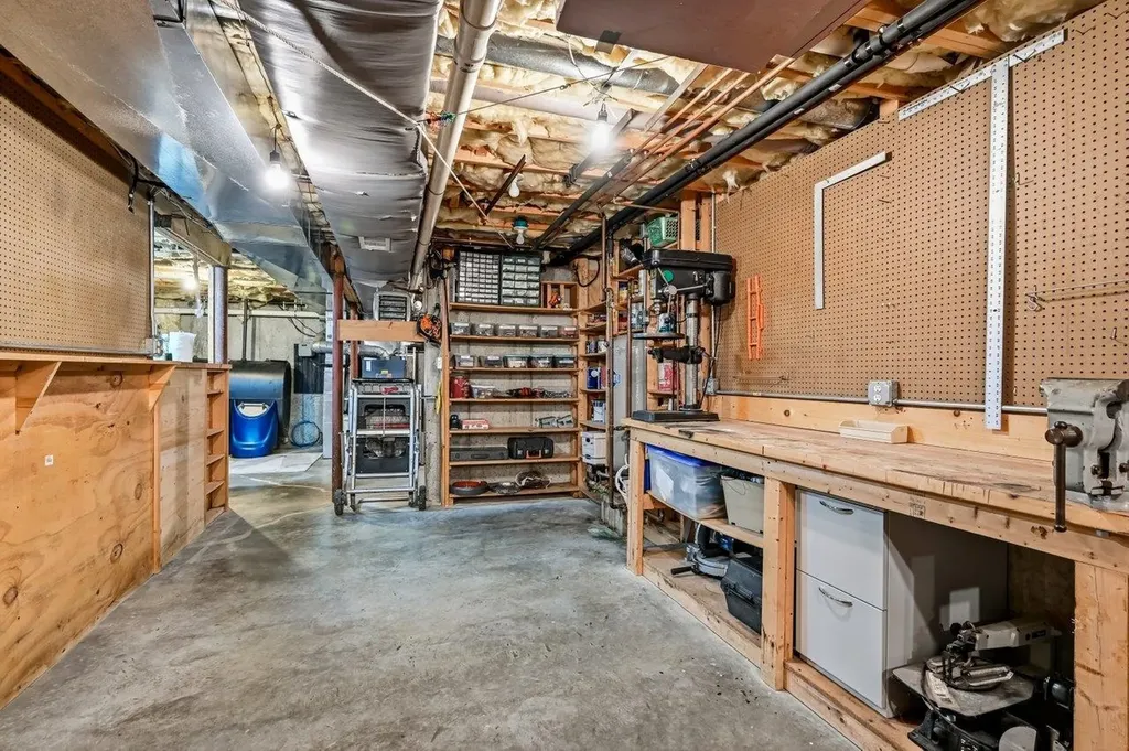 85 Karlin Road Fremont NH 03044