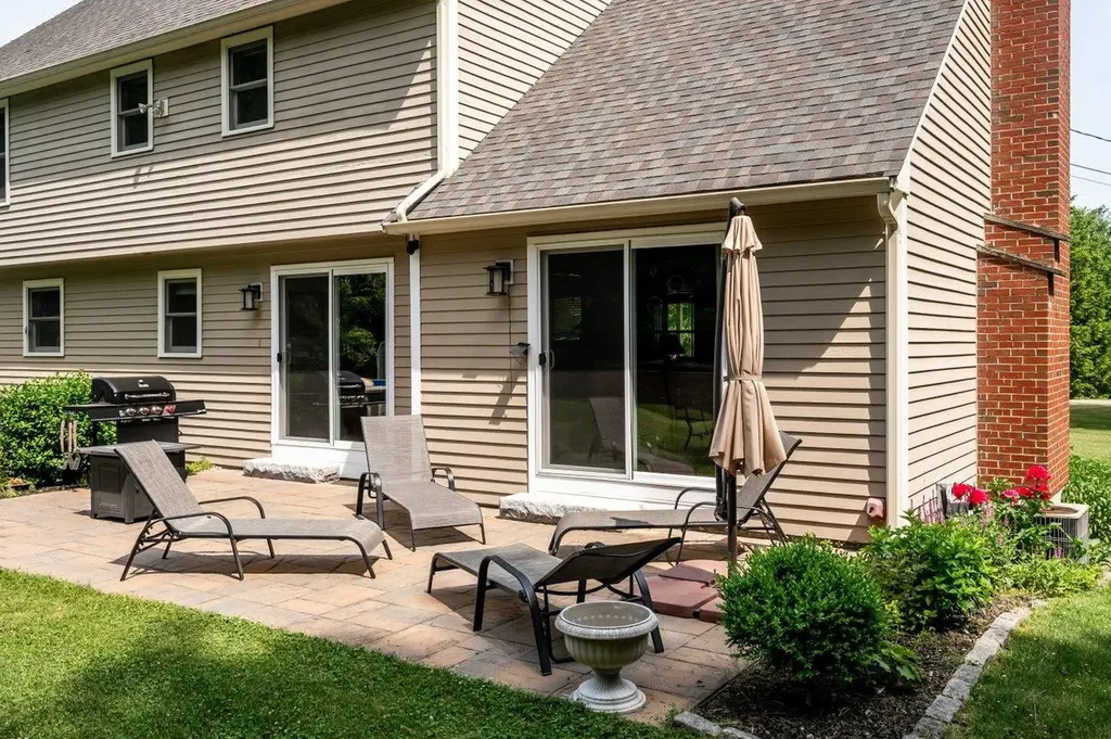 85 Karlin Road Fremont NH 03044