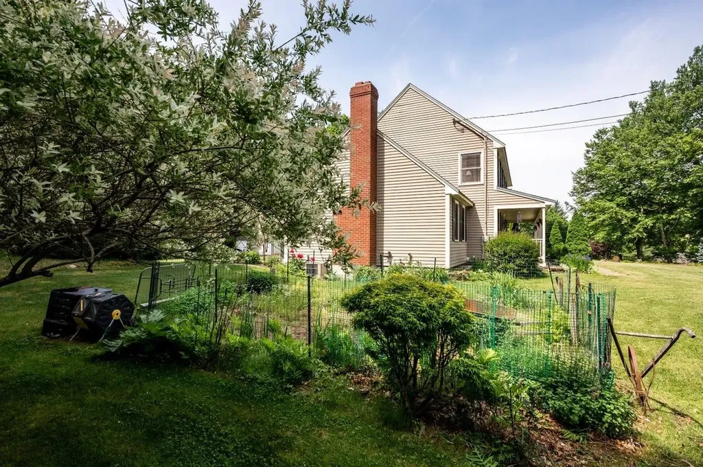 85 Karlin Road Fremont NH 03044