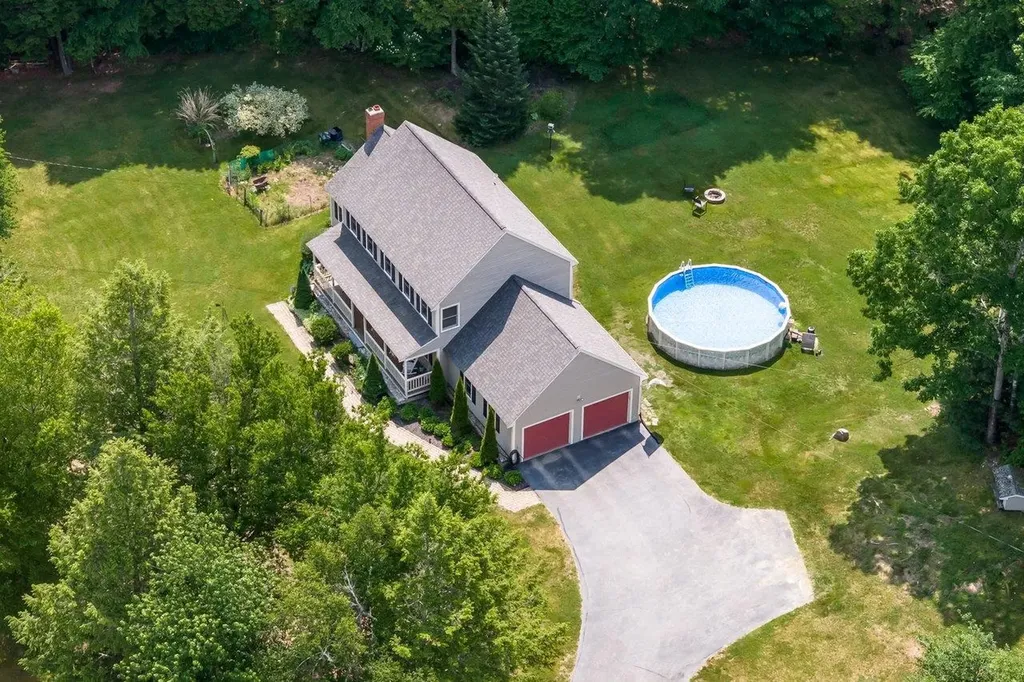 85 Karlin Road Fremont NH 03044