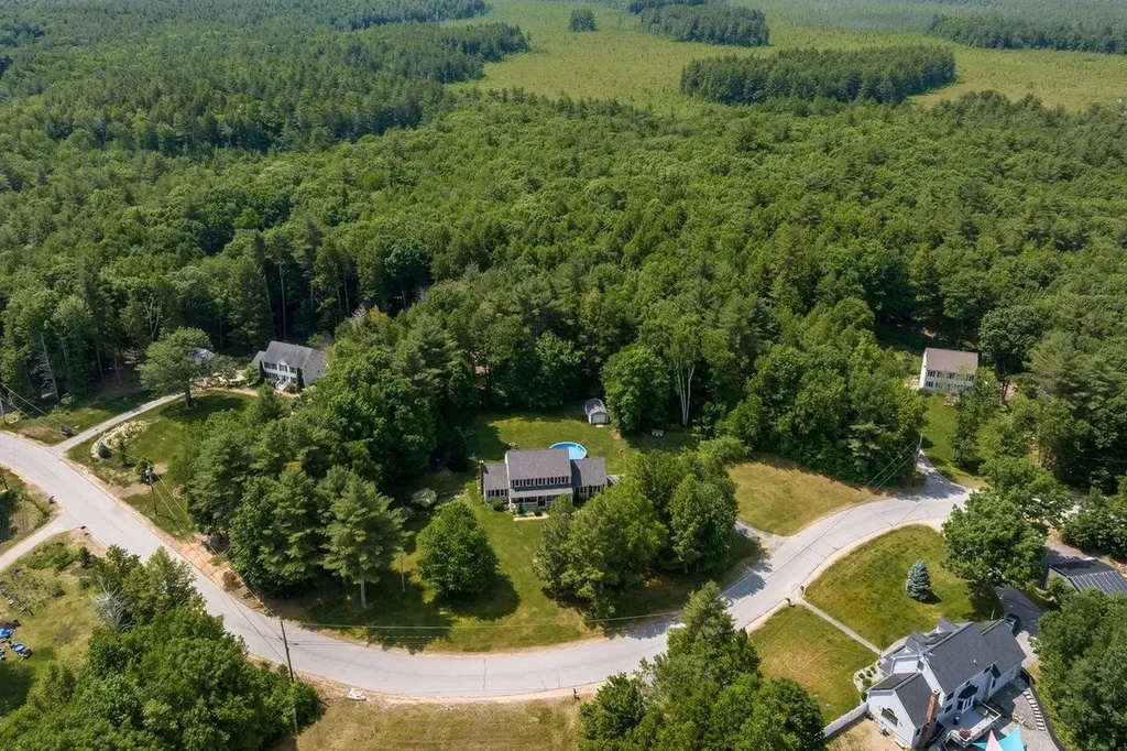 85 Karlin Road Fremont NH 03044