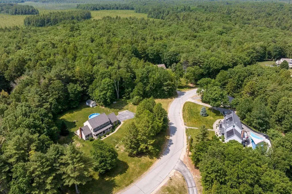 85 Karlin Road Fremont NH 03044