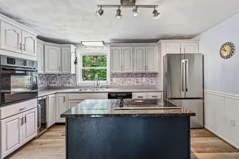 85 Karlin Road Fremont NH 03044