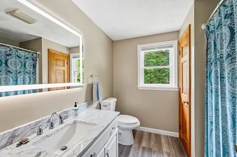 85 Karlin Road Fremont NH 03044