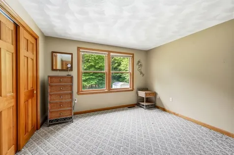 85 Karlin Road Fremont NH 03044