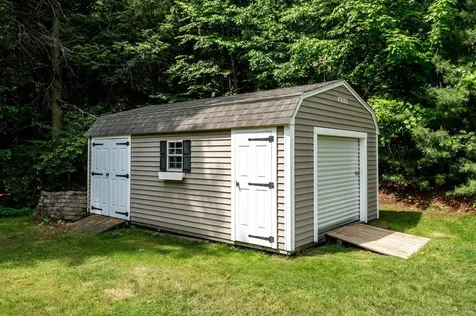 85 Karlin Road Fremont NH 03044