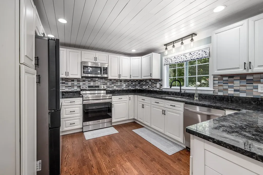 59 Blaze Hill Road Hopkinton NH 03229