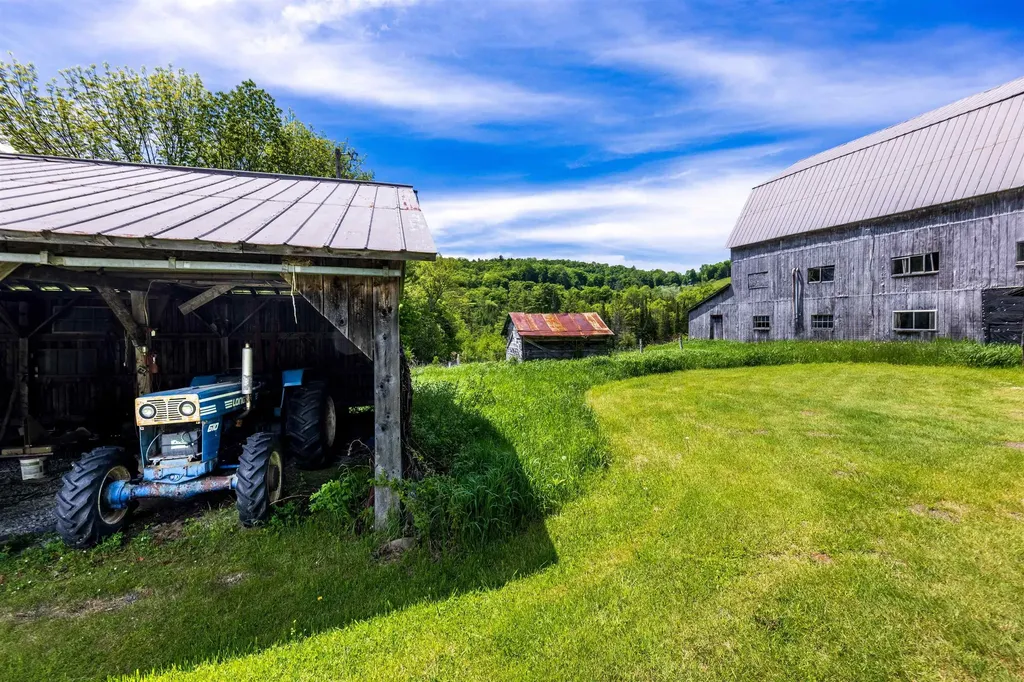 88 Van Dyke Road Strafford VT 05072